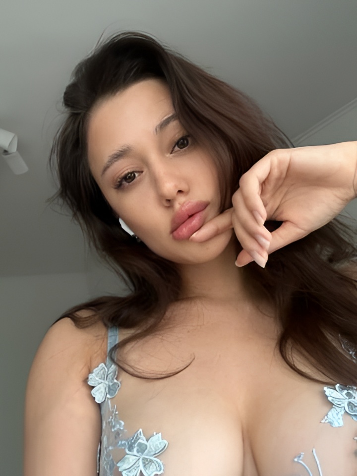 Индивидуалка Кира, доступна для личного знакомства от 2000 руб