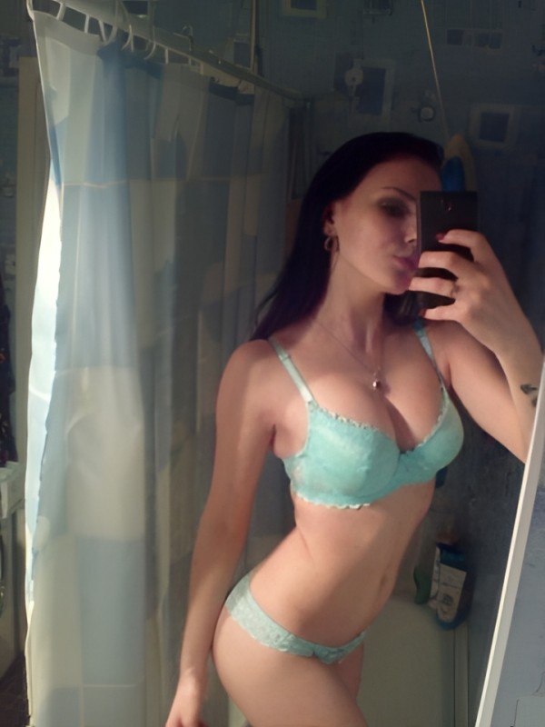 Виргиния привлекательная девушка из Казани цена от 1500 руб