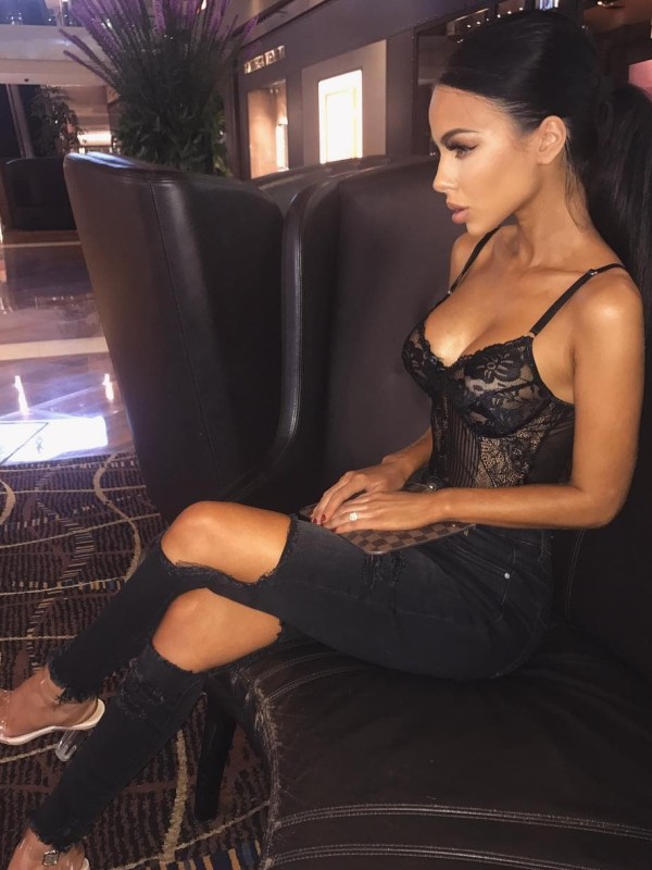 Дашута привлекательная девушка из Казани цена от 3000 руб